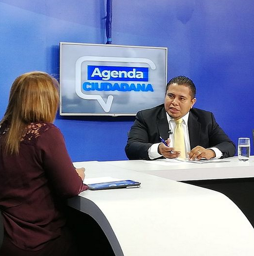Entrevista en Canal 10