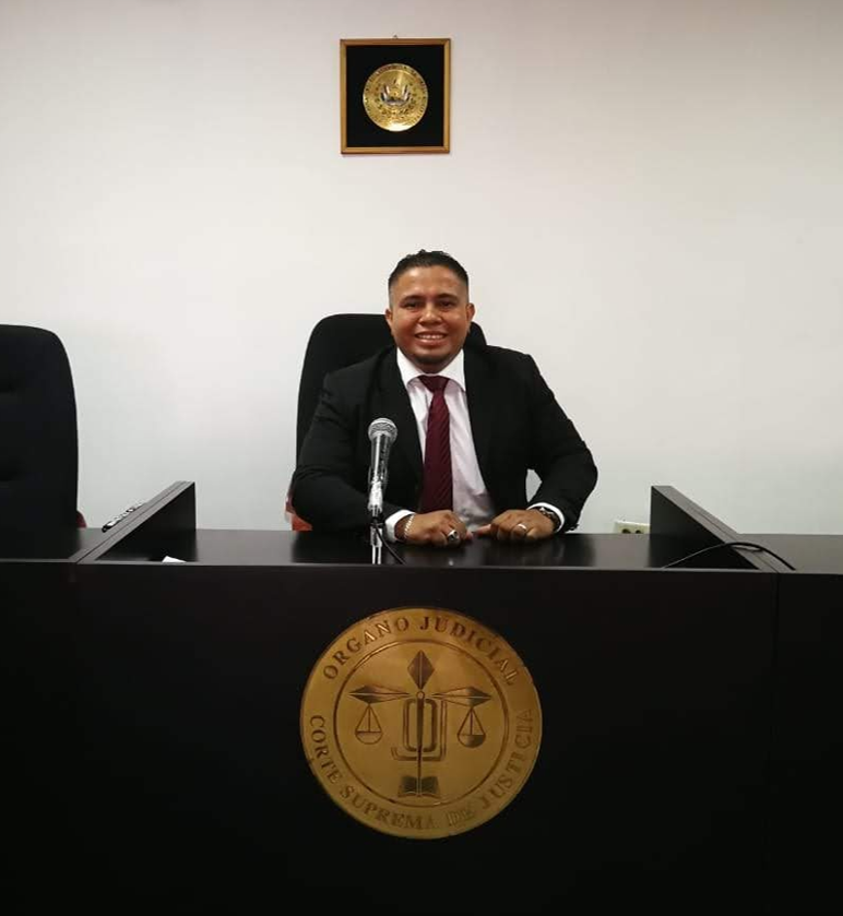 Lic. Moisés Uceda